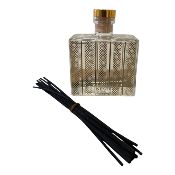 NEST New York Birchwood Pine Reed Diffuser - Picture 6 of 7